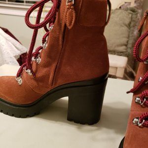 Stylish Rebecca Mimkoff Bootie in  a deep gold color in size 7 12